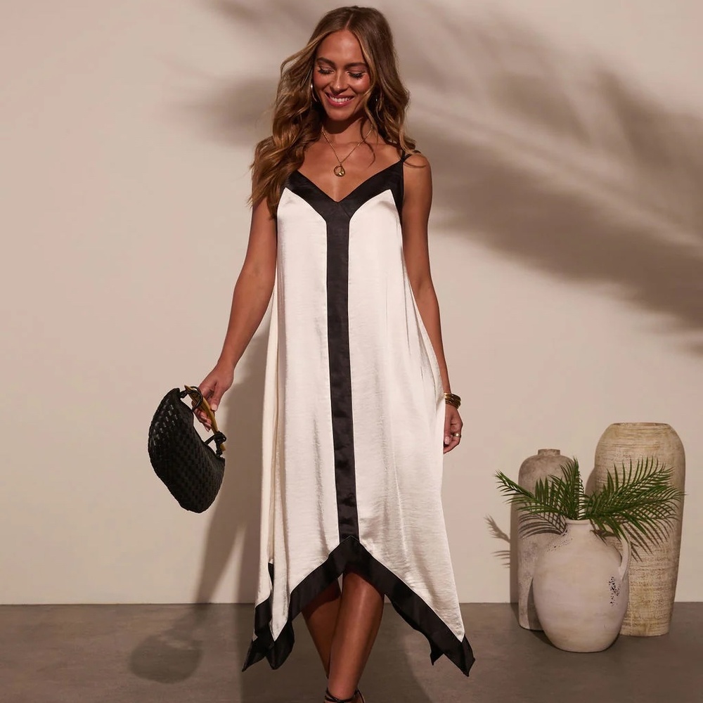 Vici - Midi Colorblock Dress